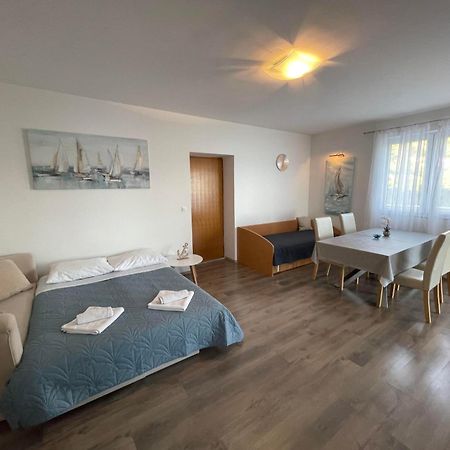 מליני Apartments Marnic מראה חיצוני תמונה