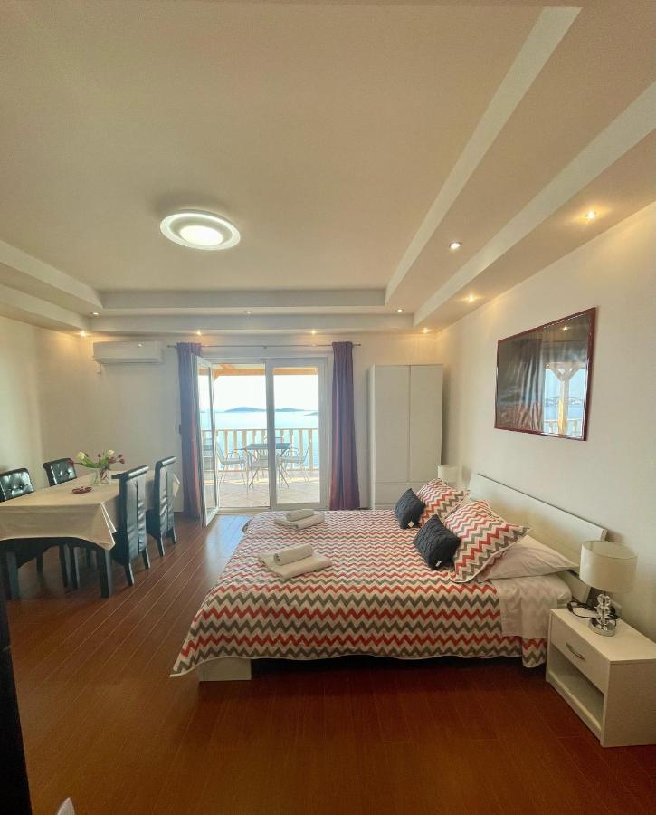 מליני Apartments Marnic מראה חיצוני תמונה