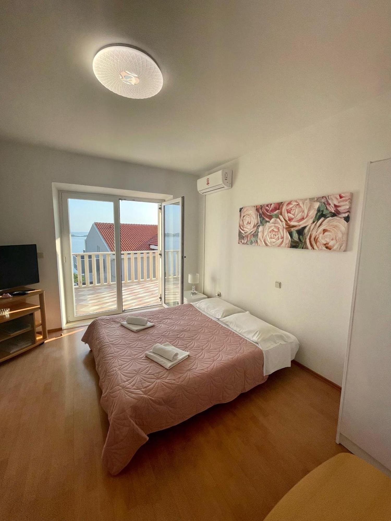 מליני Apartments Marnic מראה חיצוני תמונה