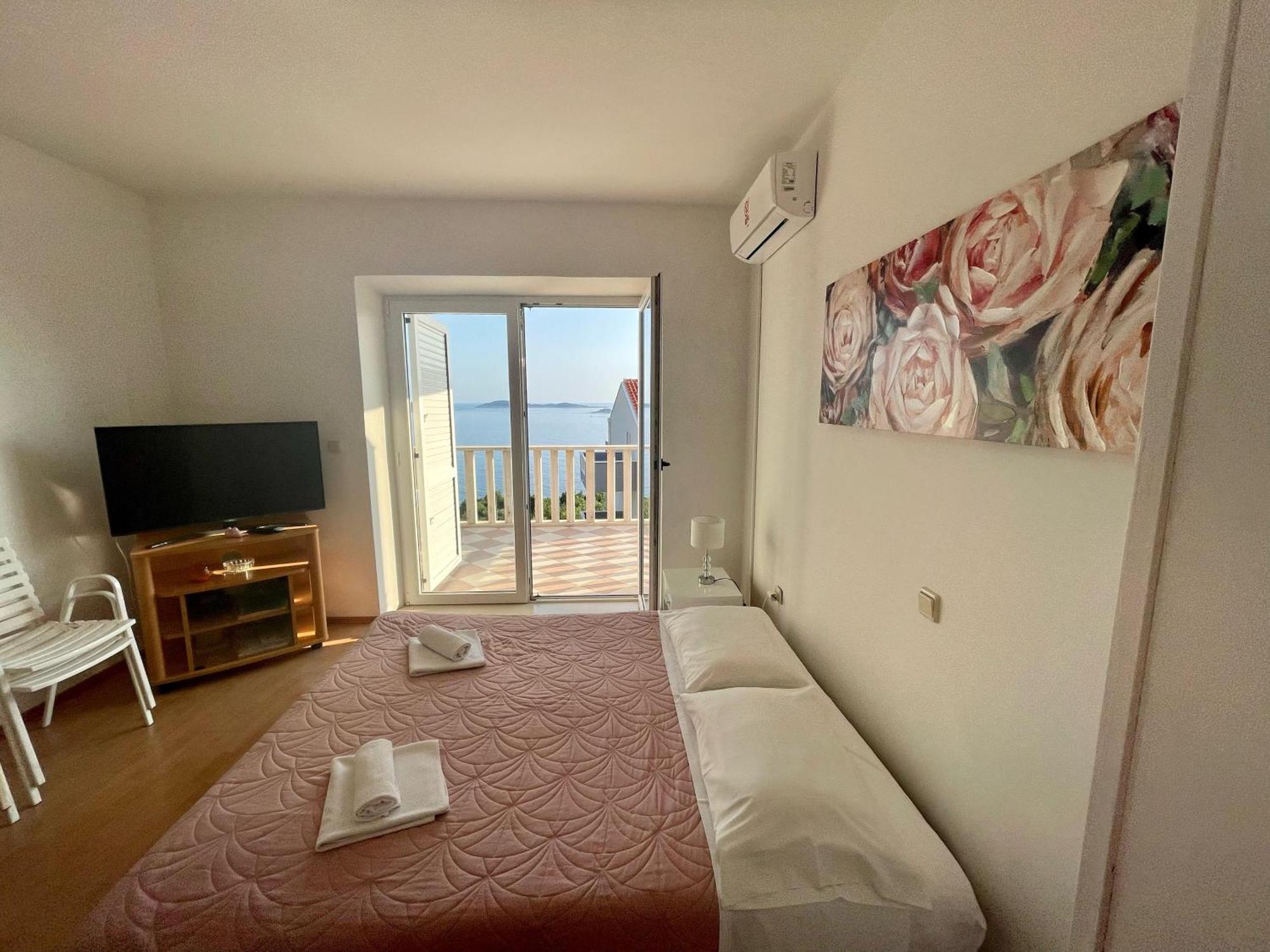 מליני Apartments Marnic מראה חיצוני תמונה