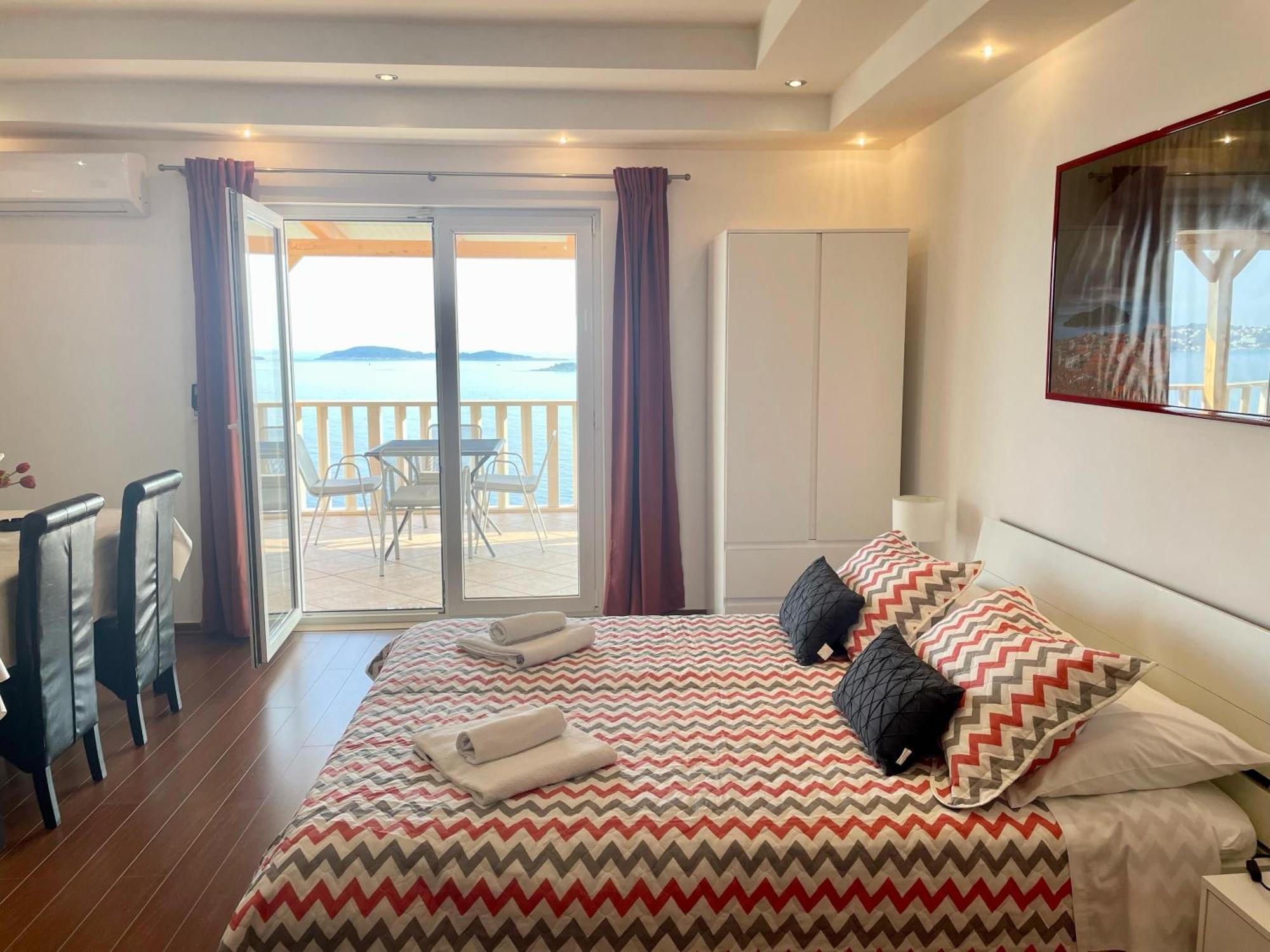 מליני Apartments Marnic מראה חיצוני תמונה