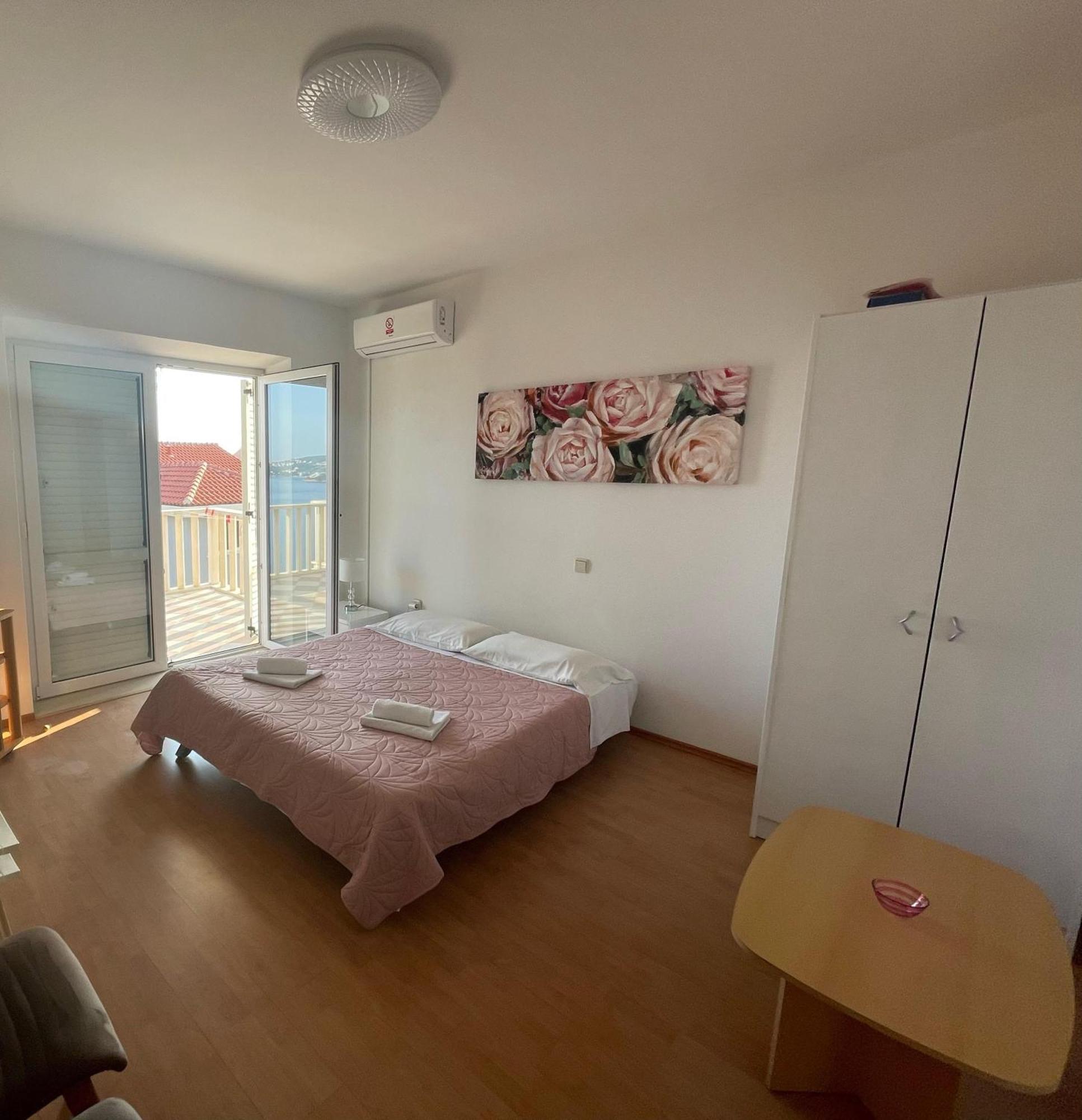 מליני Apartments Marnic מראה חיצוני תמונה