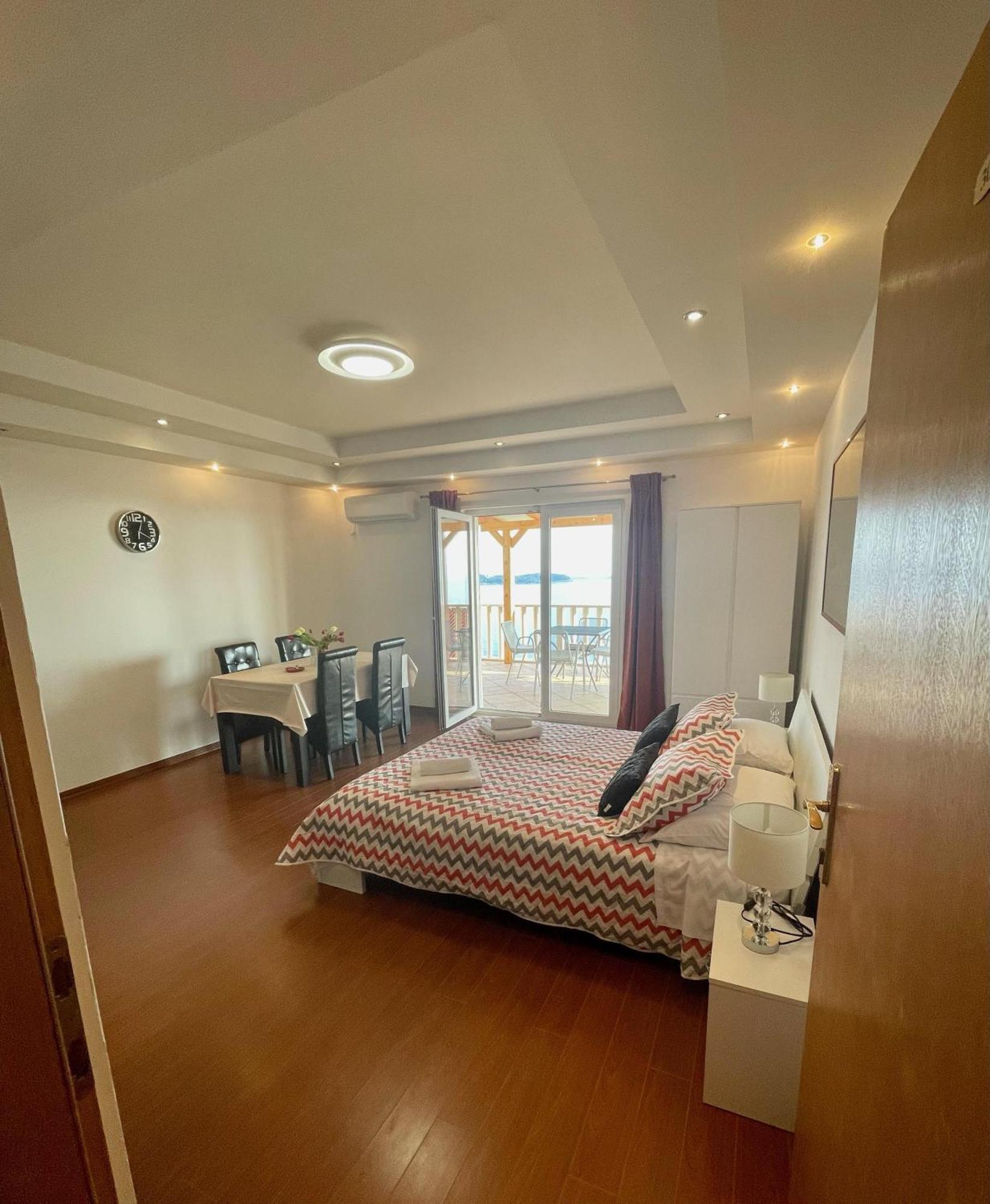 מליני Apartments Marnic מראה חיצוני תמונה